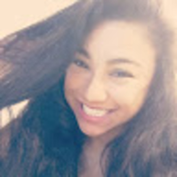 Meet your Posher, Allison - Picture 1 of 4